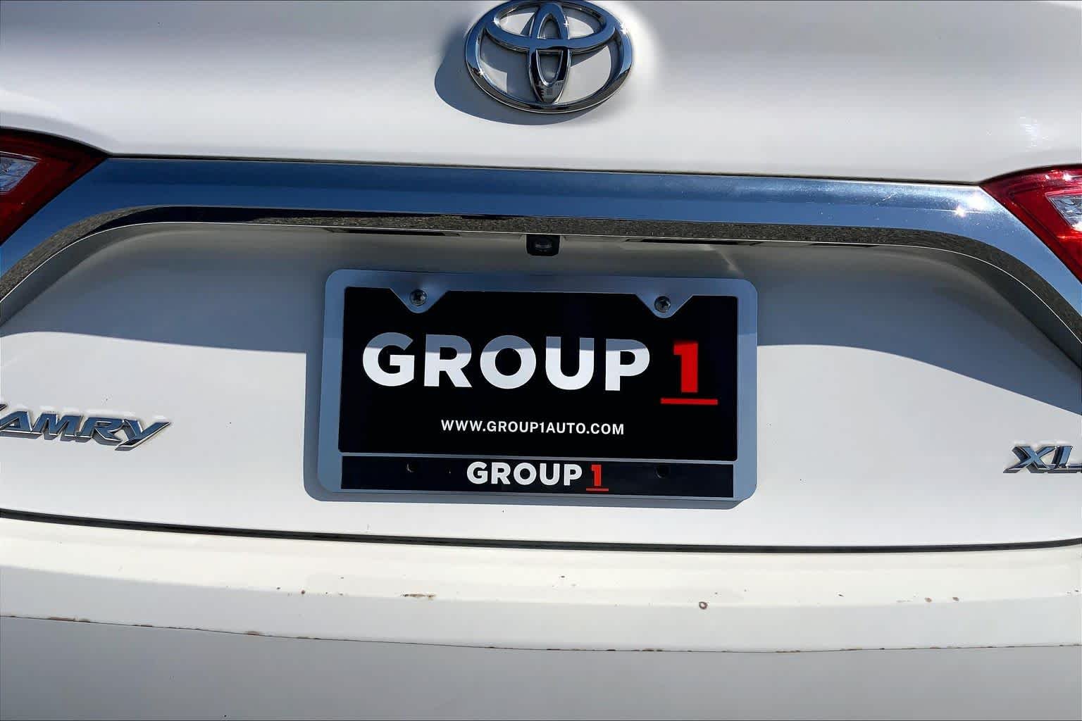 Used 2016 Super White Toyota XLE image 30