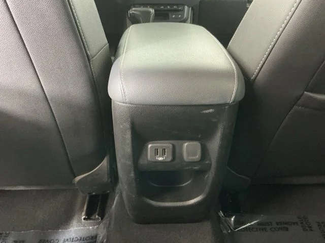 Used 2020 White Chevrolet Z71 image 22
