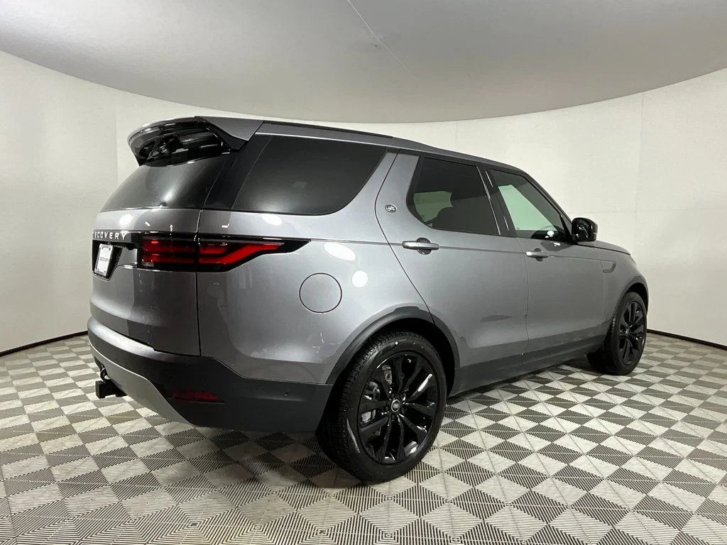 New 2026 Eiger Grey Land Rover S image 2