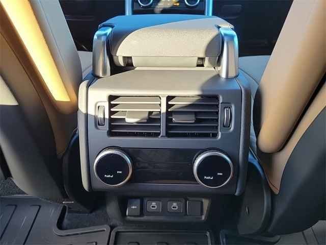Used 2025 White Land Rover Dynamic se image 26
