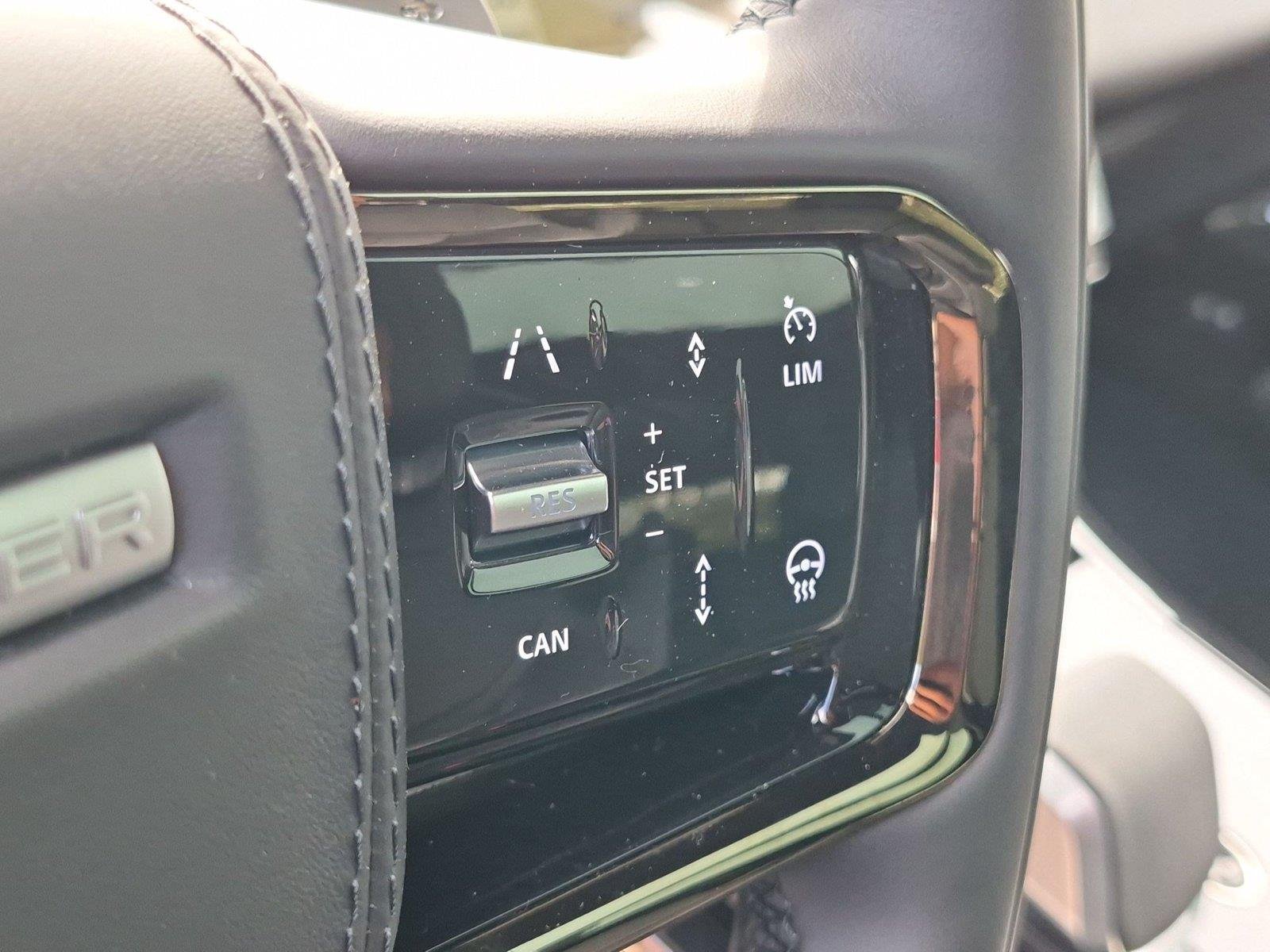 New 2027 Santorini Black Land Rover Dynamic SE image 19