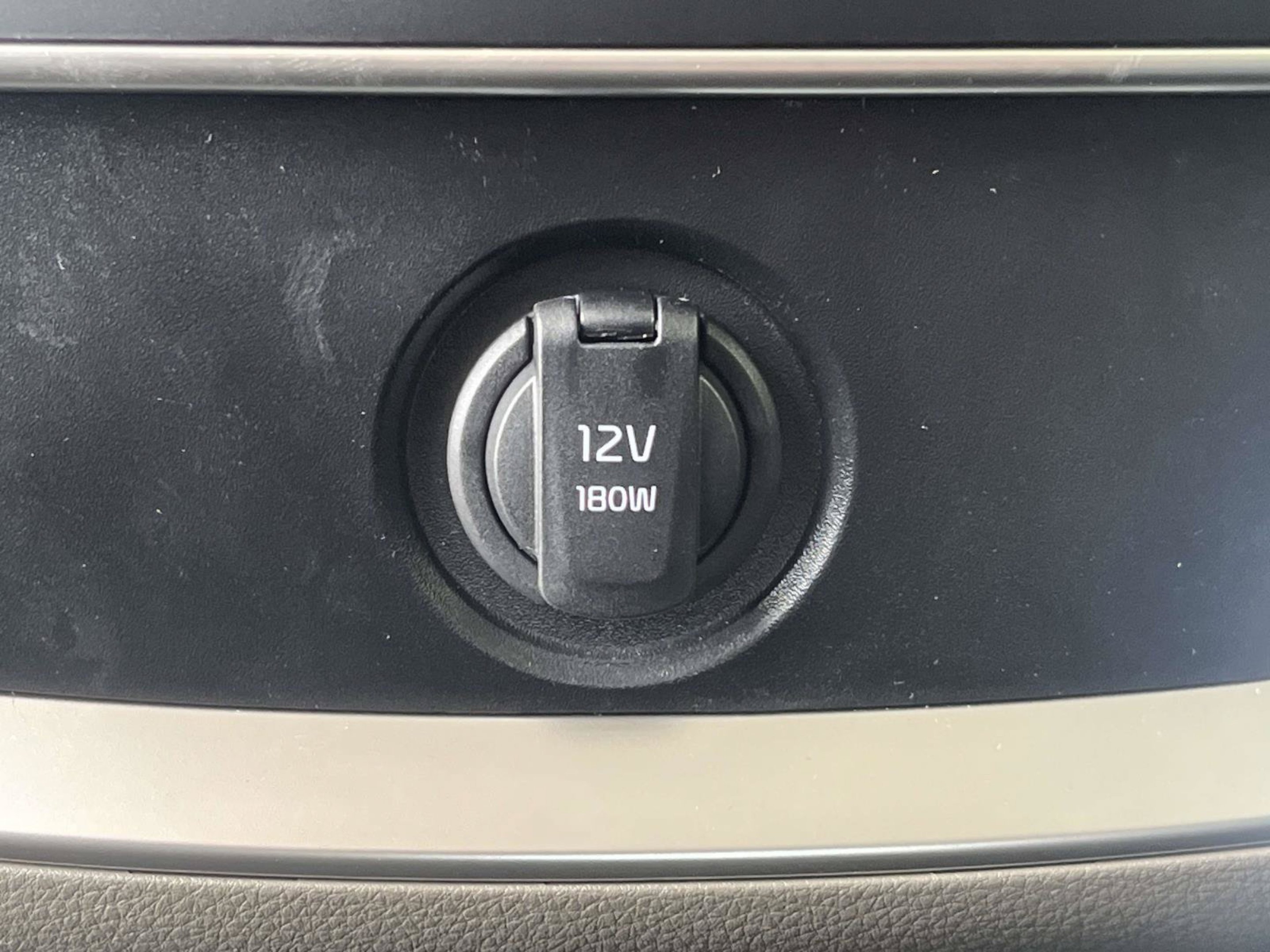 New 2026 Snow White Pearl Kia LXS image 15