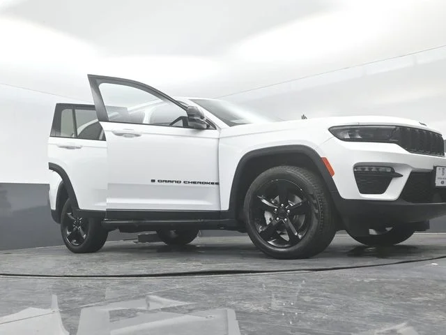 Certified Used 2023 Bright White Clearcoat Jeep Limited image 31