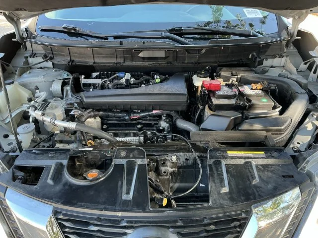 Used 2018 Silver Nissan SV image 23