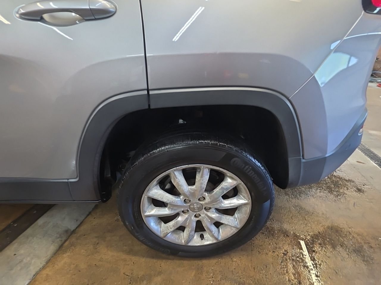 Used 2015 Silver Jeep Limited image 13