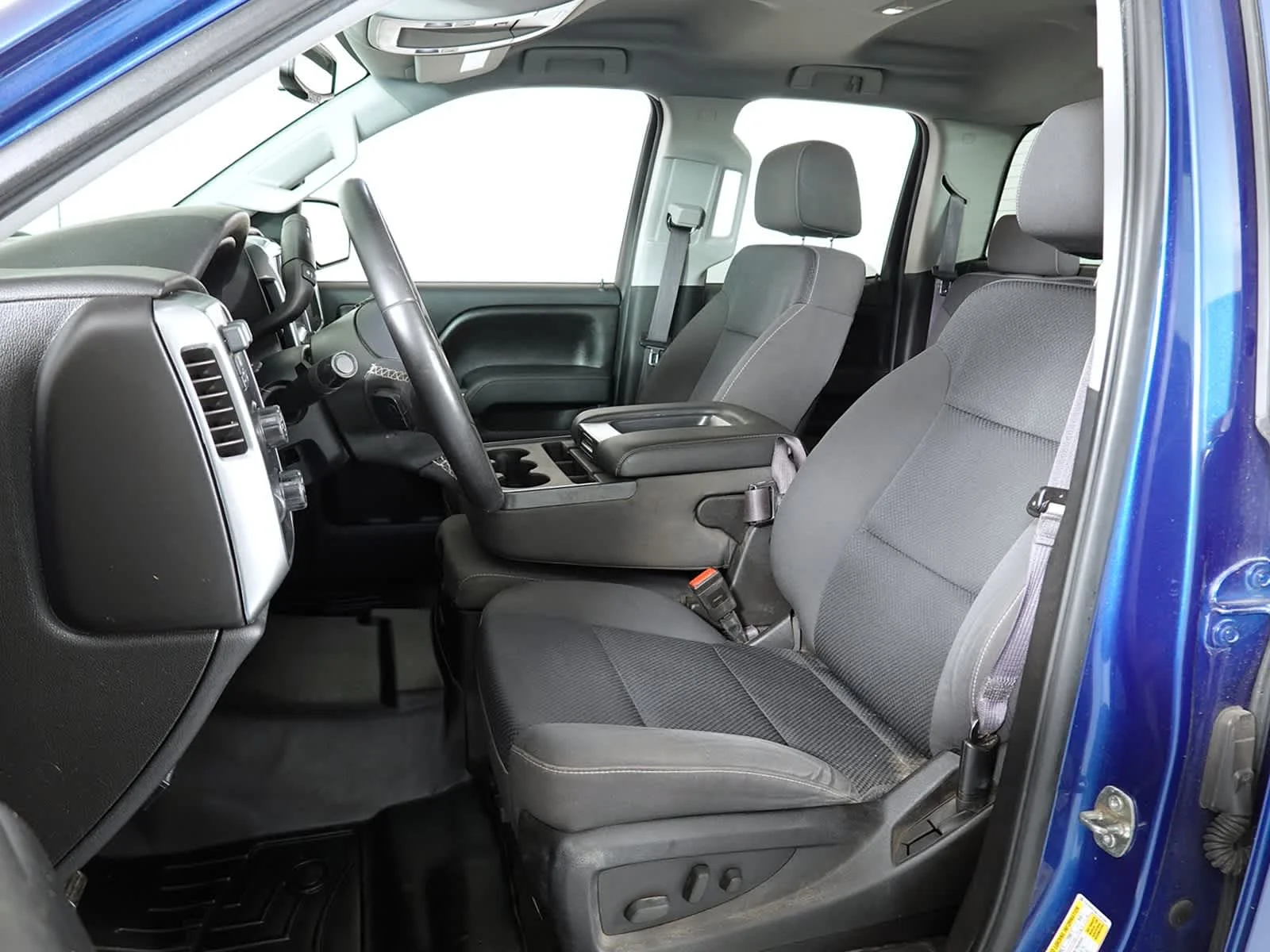 Used 2015 Deep Ocean Blue Metallic Chevrolet LT image 8