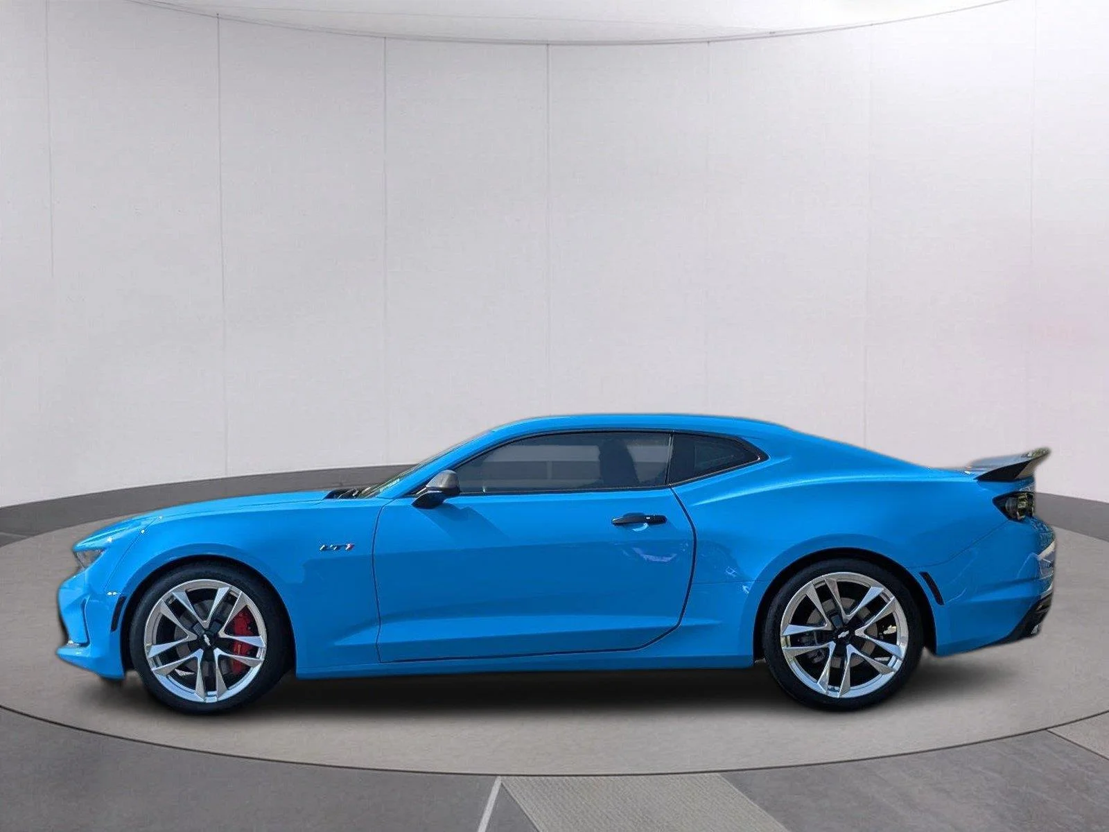Used 2022 Rapid Blue Chevrolet LT1 image 2