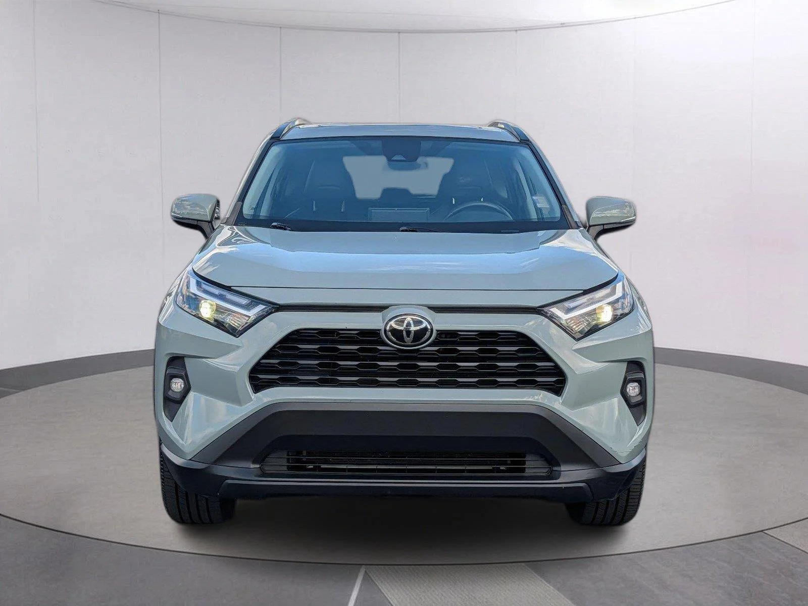 Used 2023 Lunar Rock Toyota XLE Premium image 8