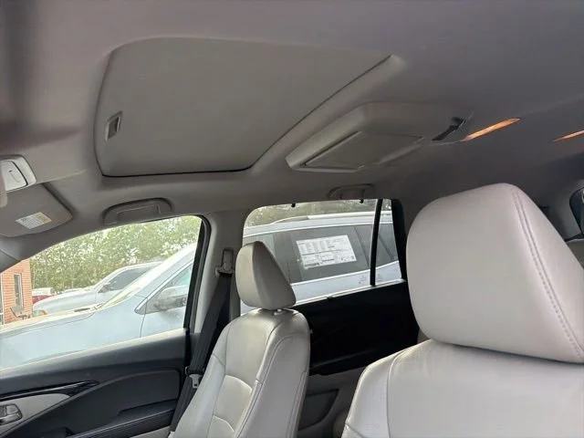 Used 2019 Black Honda Touring image 2