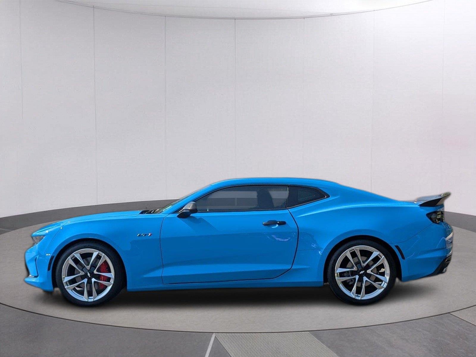 Used 2022 Rapid Blue Chevrolet LT1 image 2