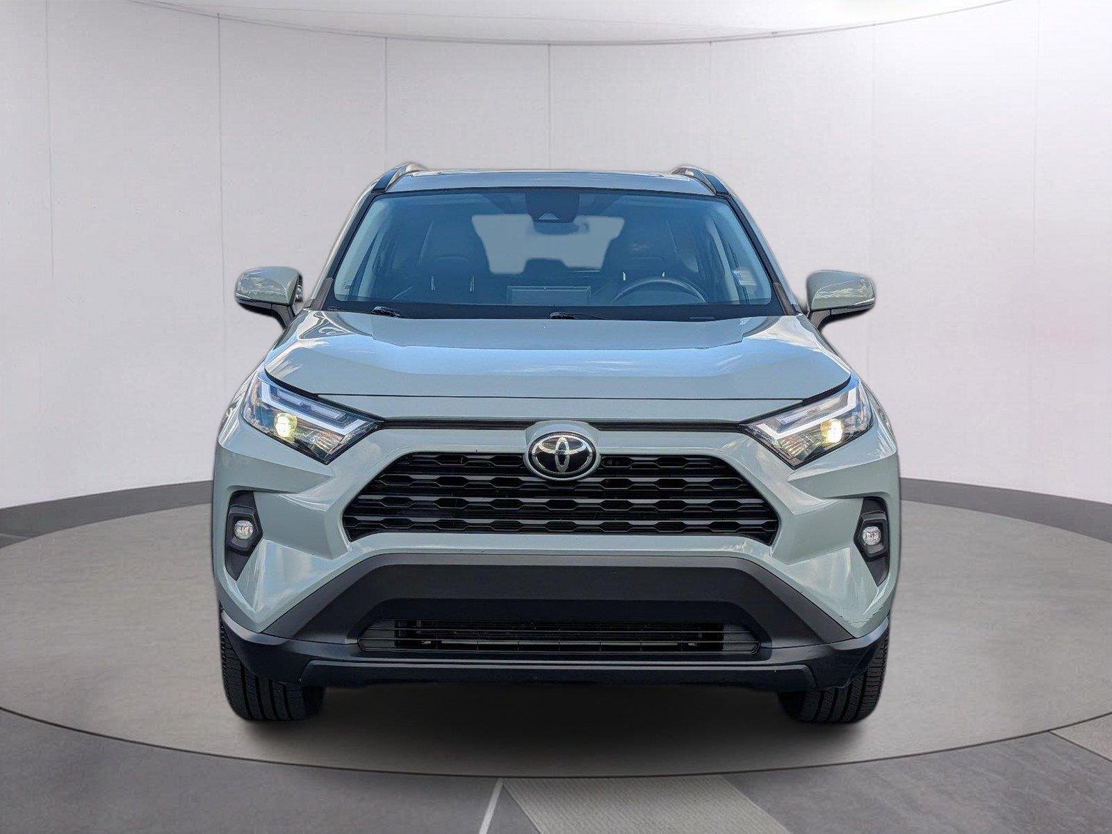 Used 2023 Lunar Rock Toyota XLE Premium image 8