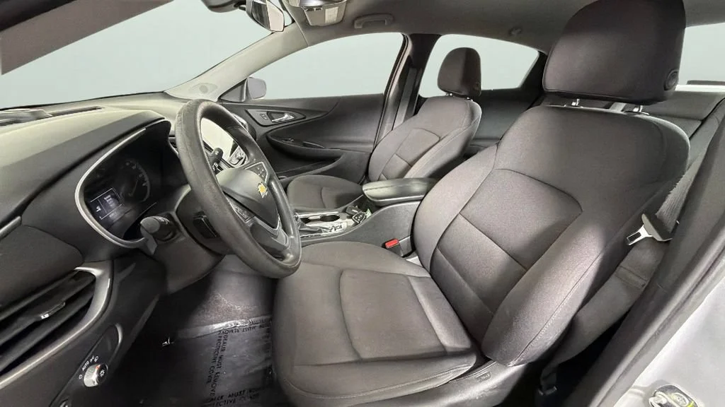 Used 2022 Silver Ice Metallic Chevrolet LT image 17