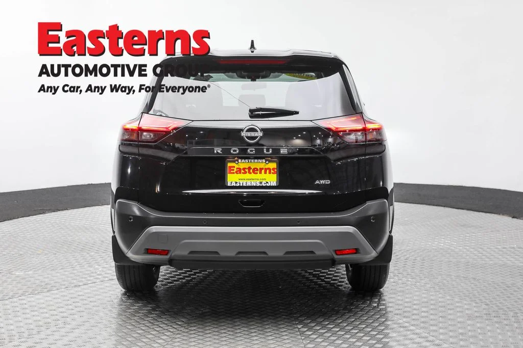 Used 2023 Black Nissan S image 6