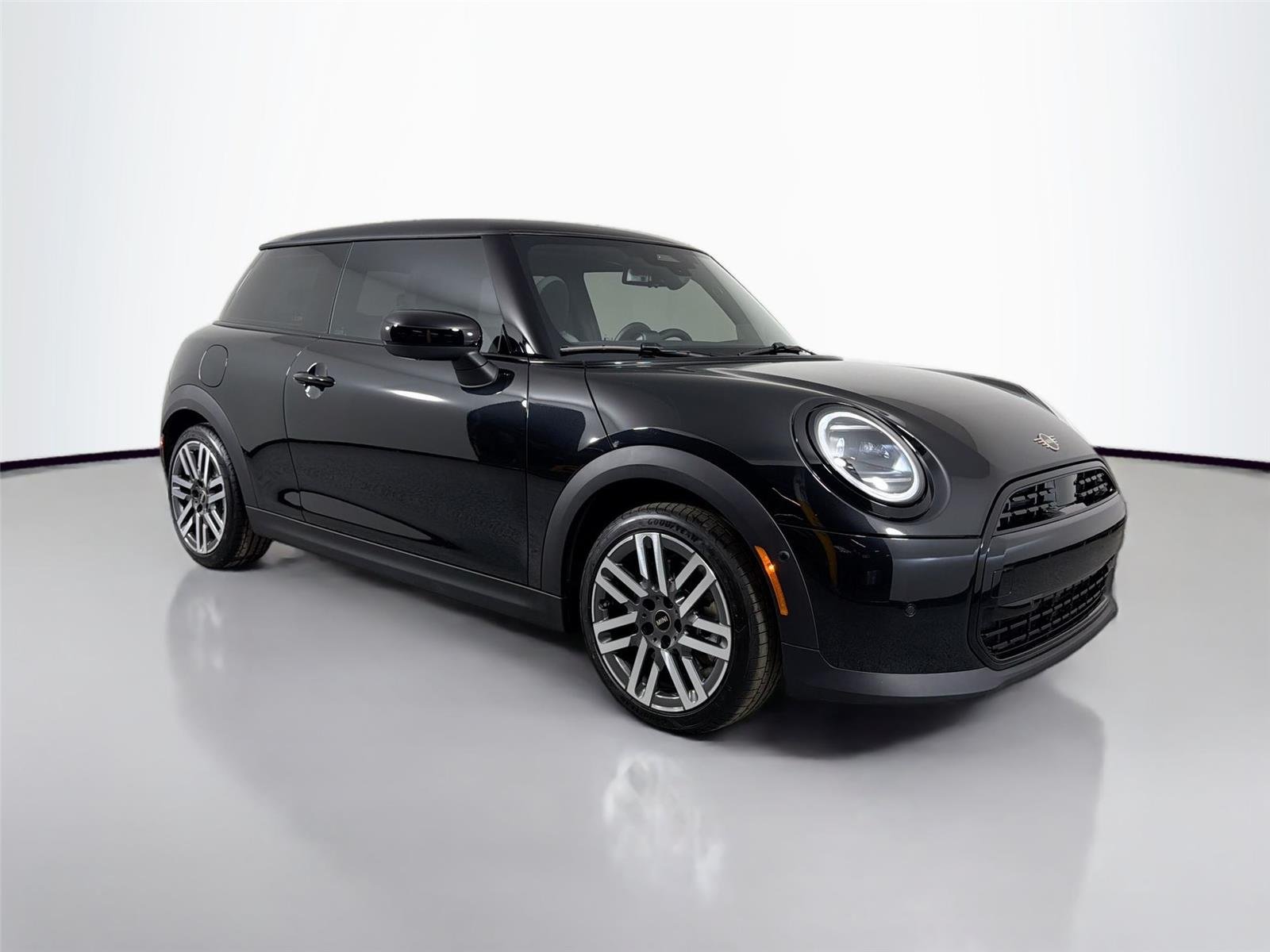 New 2026 Midnight Black II Metallic MINI Signature Plus image 3