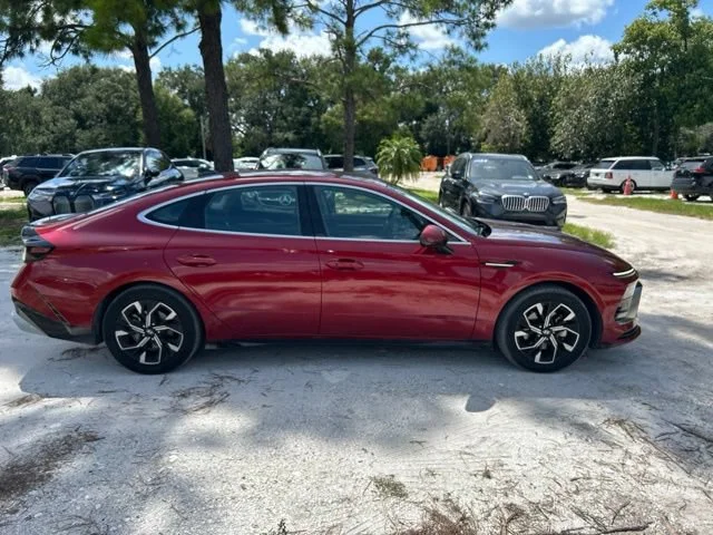 Used 2025 Ultimate red Hyundai SEL image 18