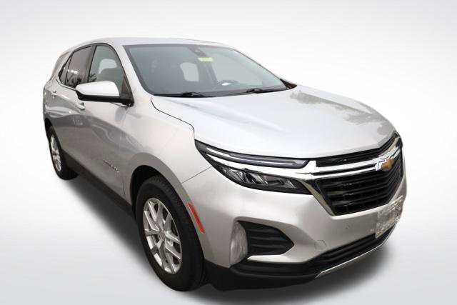 Used 2022 Silver Ice Metallic Chevrolet LT image 2