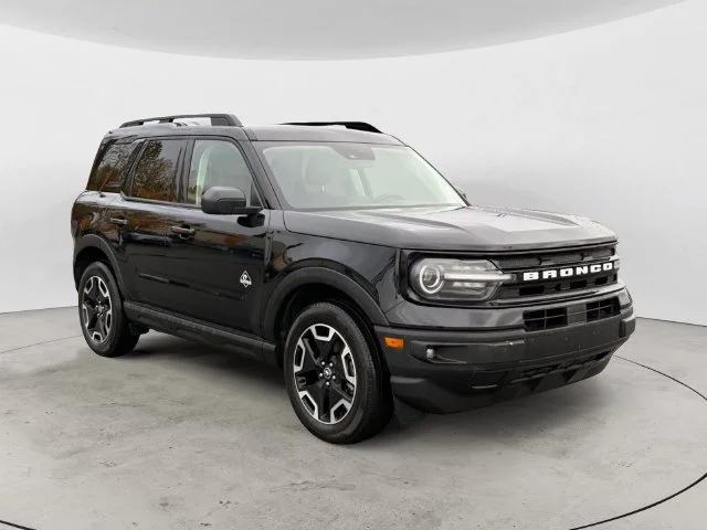 Used 2021 Black Ford Outer Banks image 3