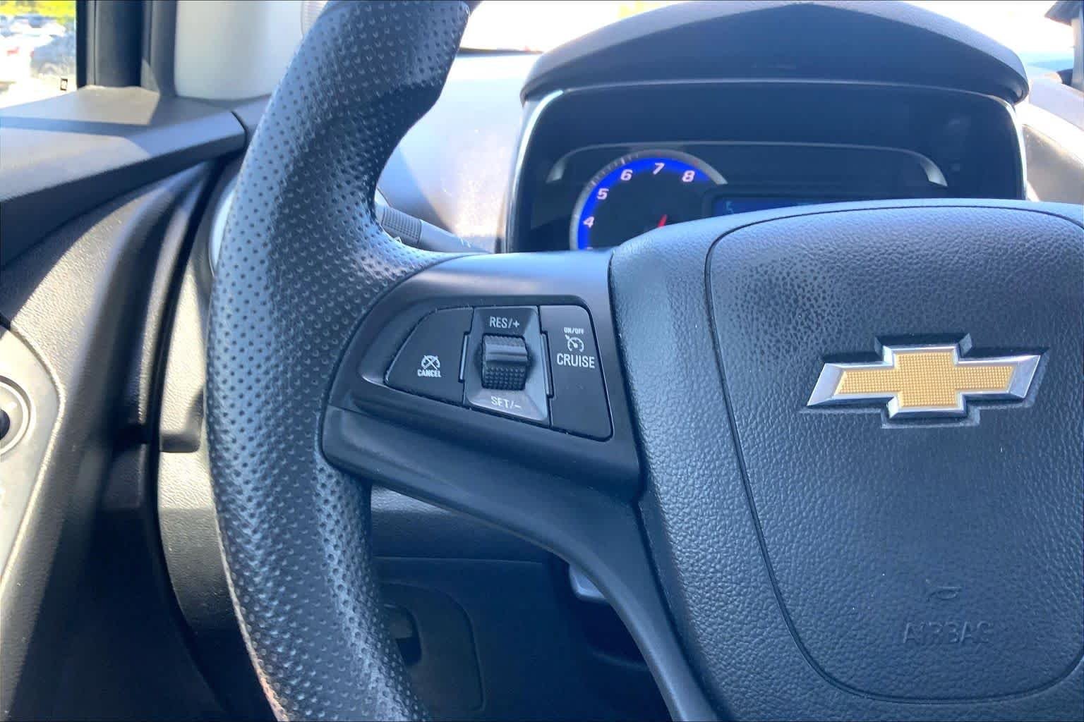 Used 2016 Summit White Chevrolet LT image 23