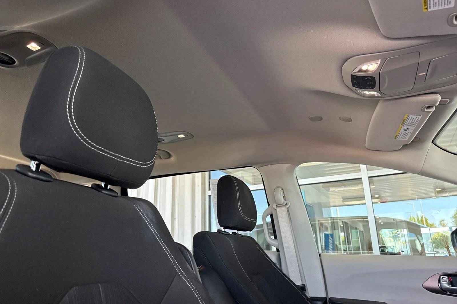 Used 2022 Brilliant Black Crystal Pearlcoat Chrysler LX image 18