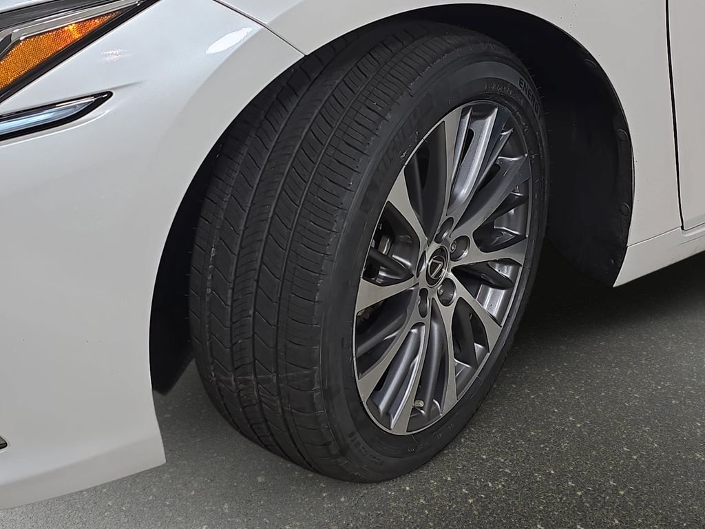 Used 2020 White Pearl Lexus 350 image 36
