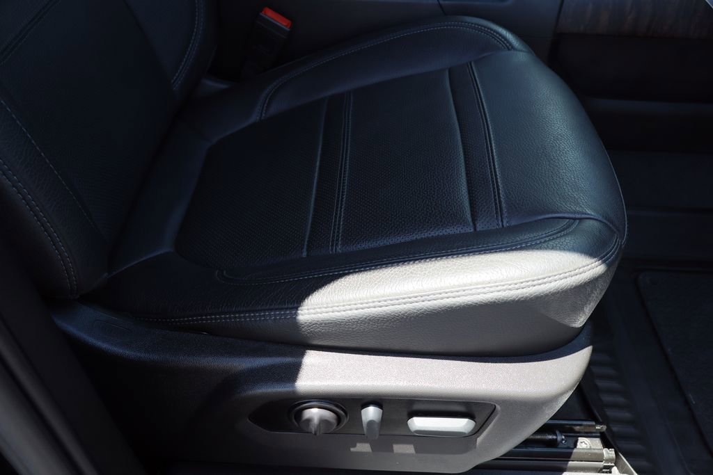 Used 2022 Ebony Twilight Metallic GMC Denali image 32