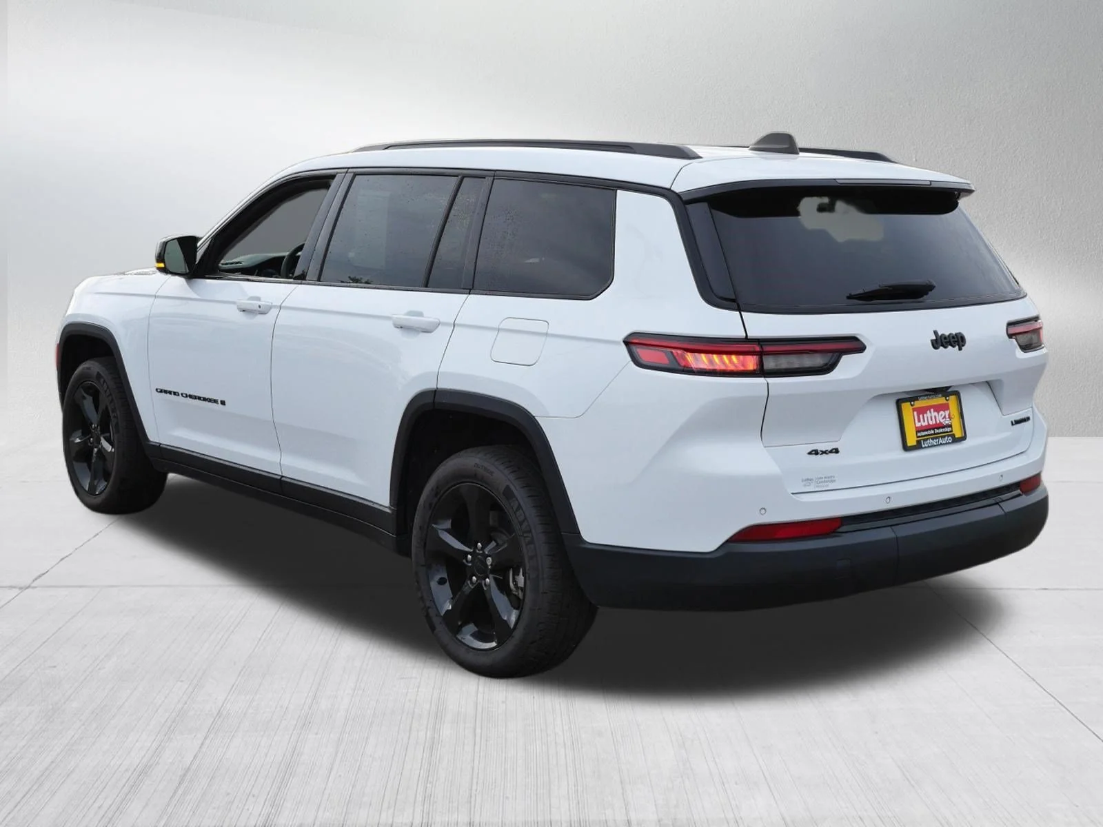 Used 2023 Bright White Clearcoat Jeep Limited image 5
