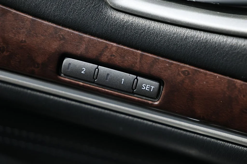 Used 2019 Graphite Shadow INFINITI LUXE image 15