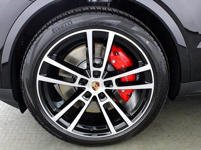 2025 Porsche Cayenne S - Photo 12