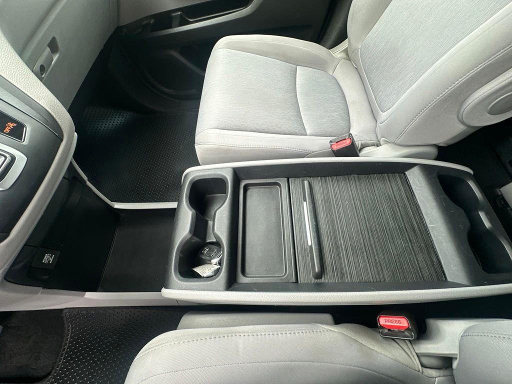 Used 2018  Honda EX image 18
