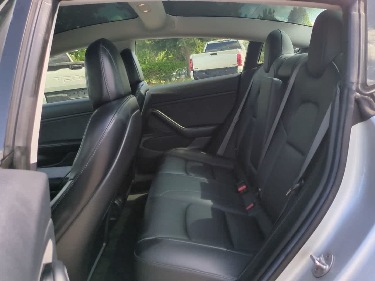 Used 2018  Tesla  image 13