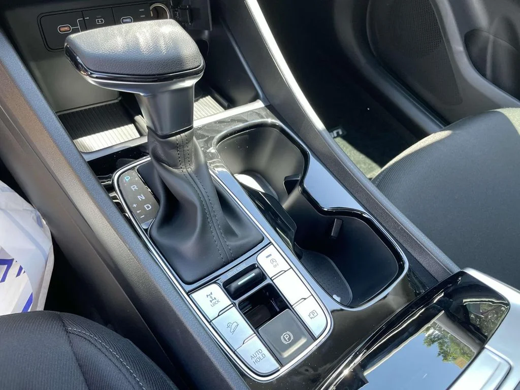 New 2025 White Hyundai SEL image 30