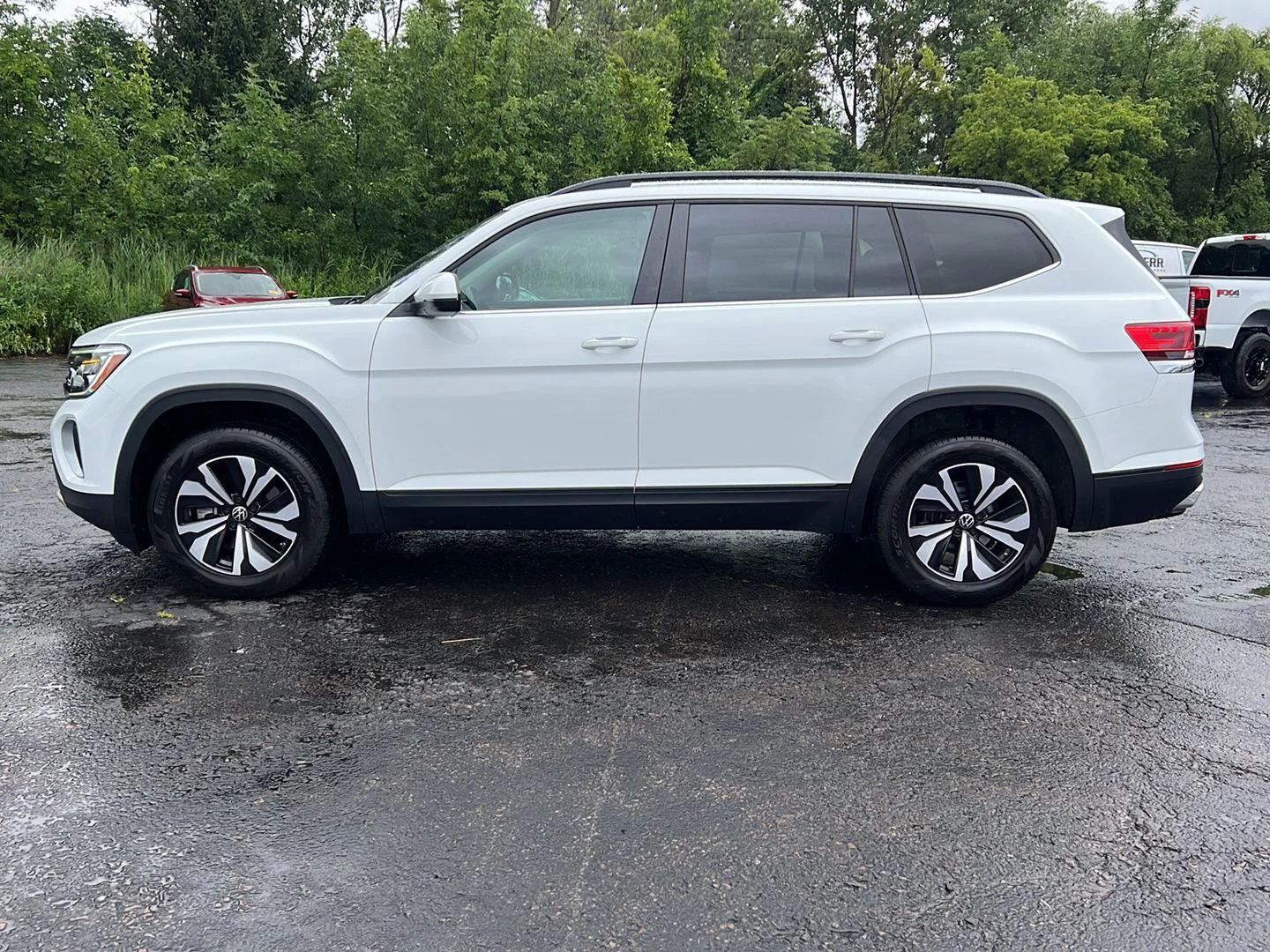 Used 2024 Pure White Volkswagen 2.0T SE image 19