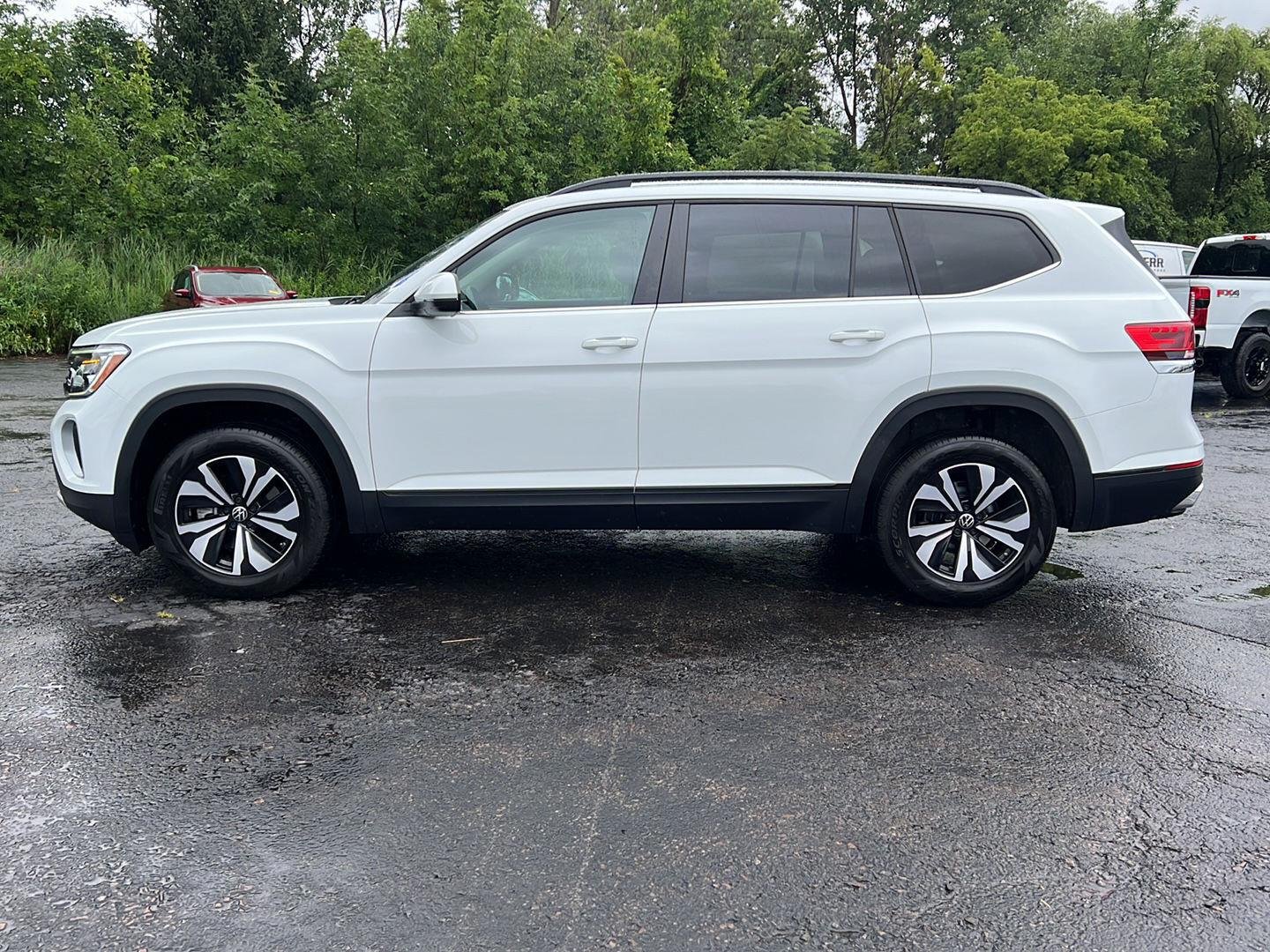 Used 2024 Pure White Volkswagen 2.0T SE image 19