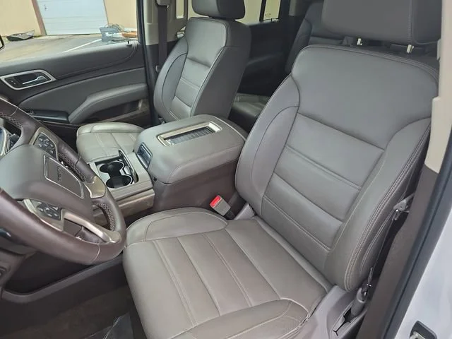 Used 2018 WHITE FROST TRICOAT GMC Denali image 18