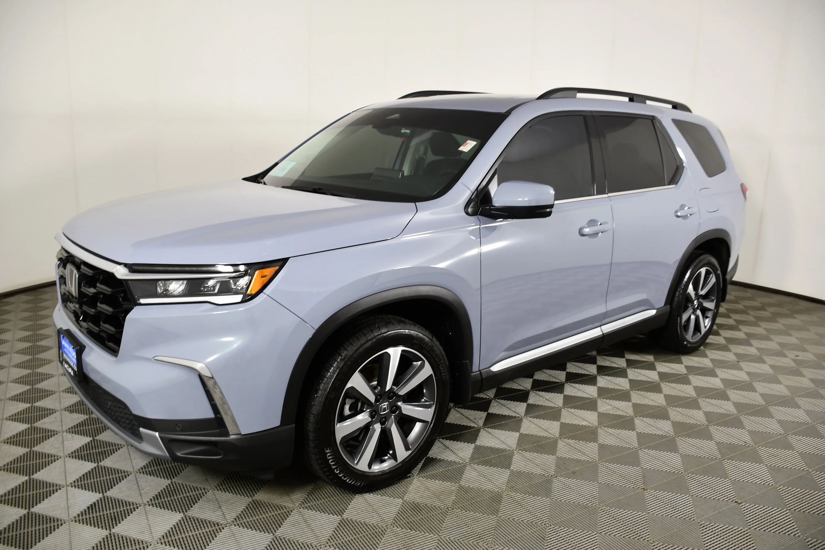 Used 2025 Gray Pearl Honda Touring image 10
