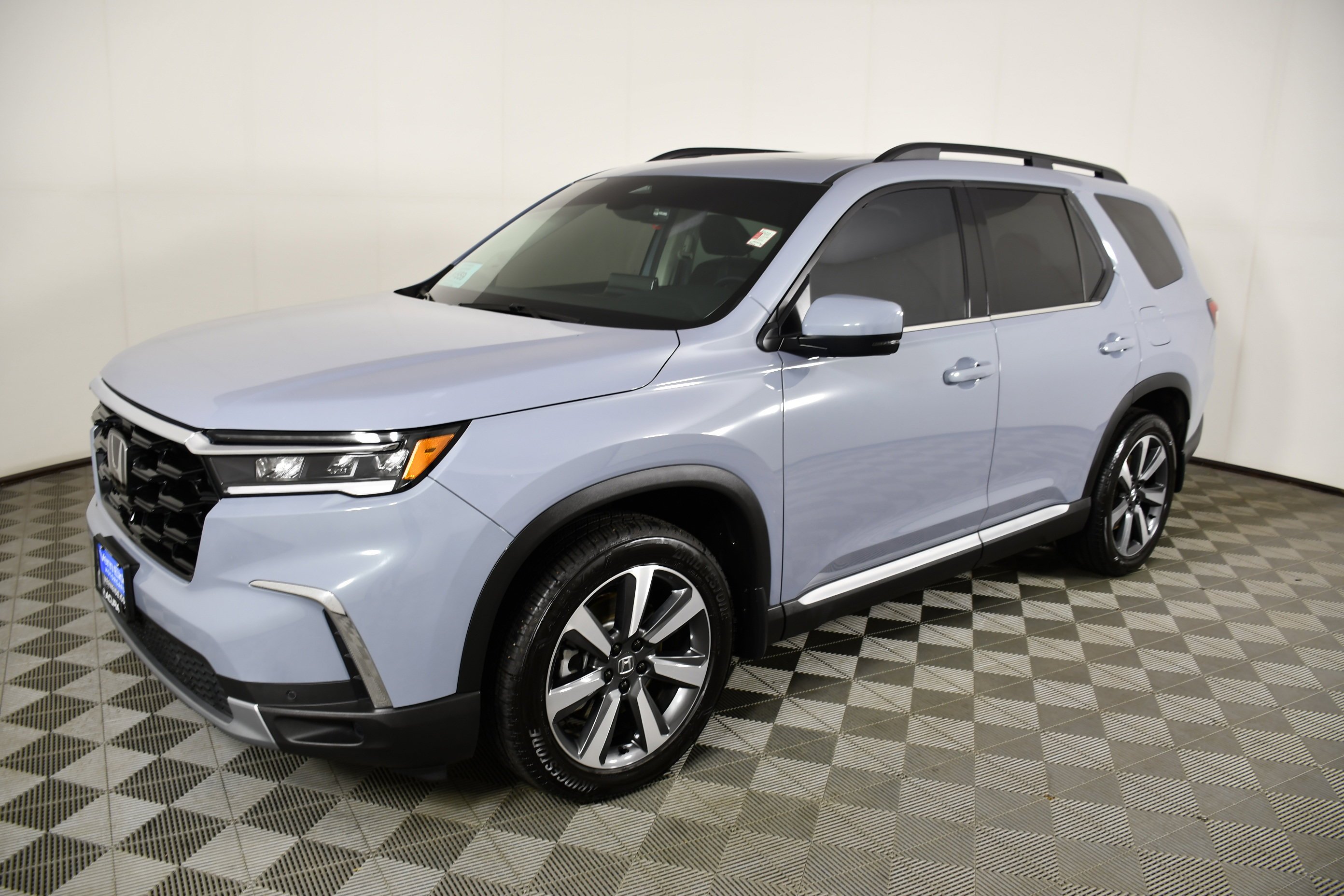 Used 2025 Gray Pearl Honda Touring image 10
