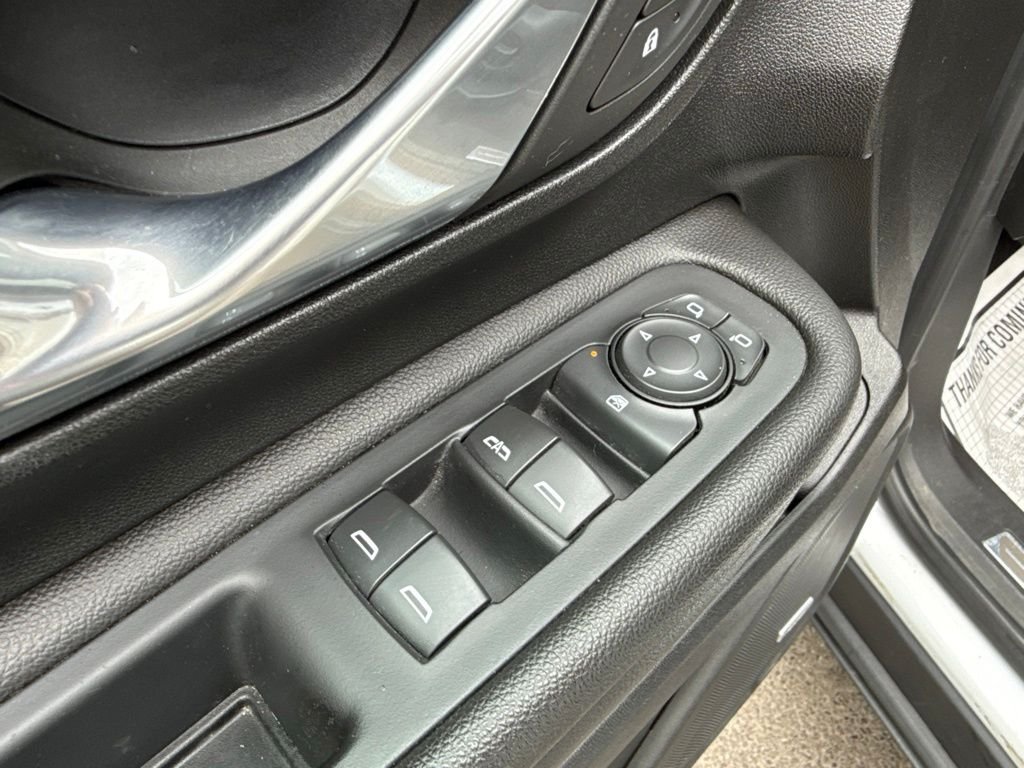 Used 2022 White GMC Denali image 21