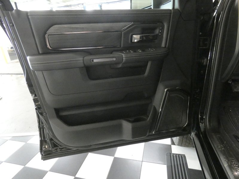 New 2026 Diamond Black Crystal Pearl-Coat Exterior Paint RAM Limited Mega Cab 6