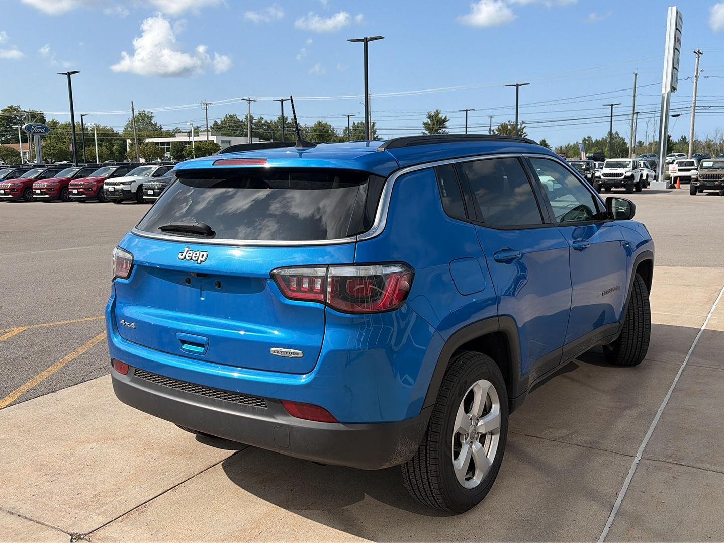Used 2020 Laser Blue Pearlcoat Jeep Latitude image 2