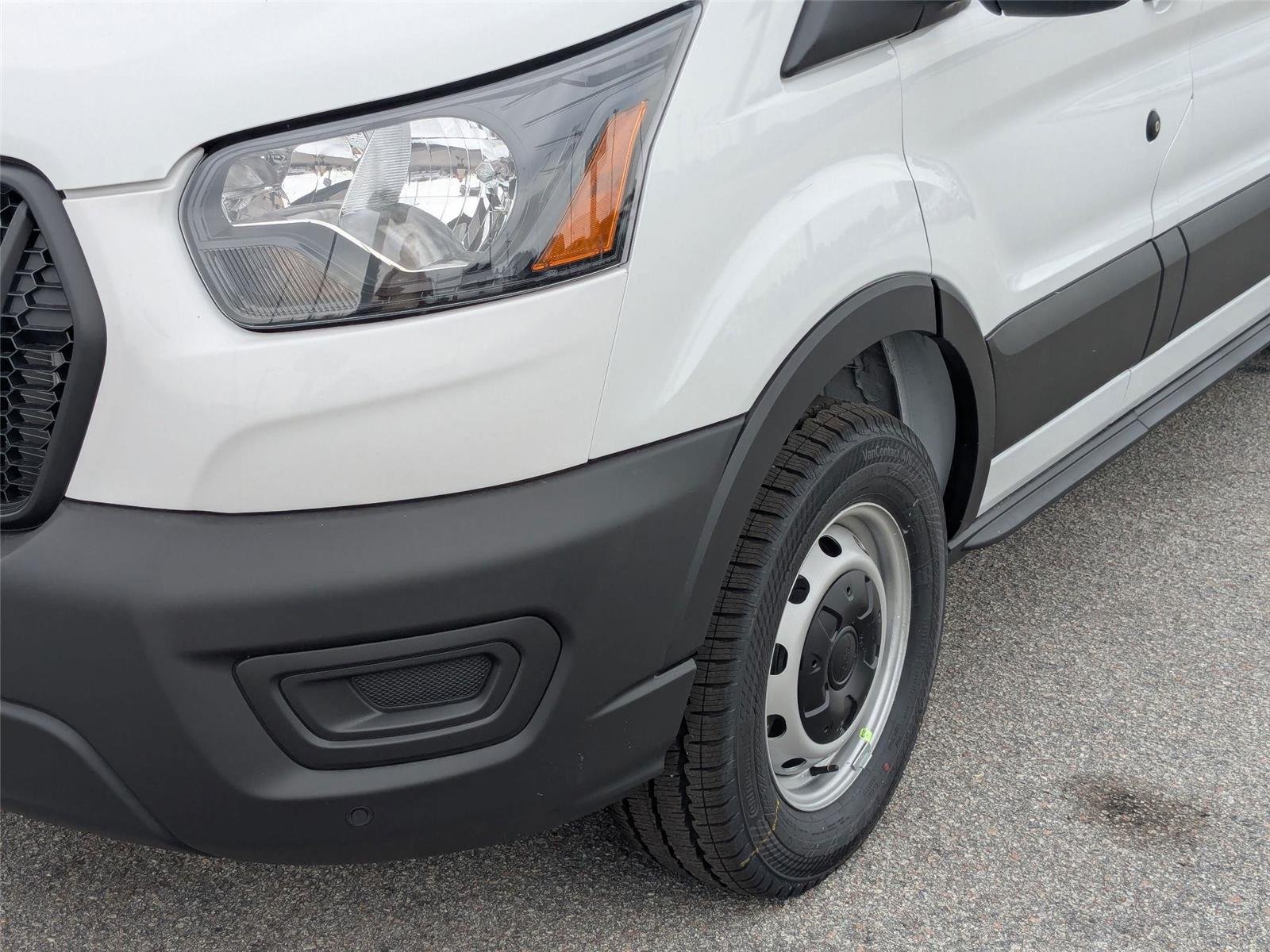 New 2026 Oxford White Ford Cargo Van image 9