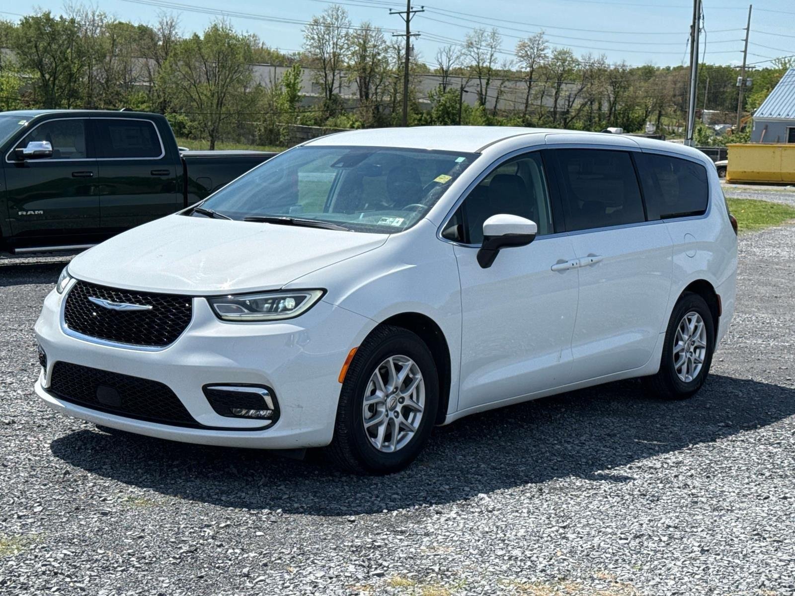 Used 2023 Bright White Clearcoat Chrysler Touring L image 5