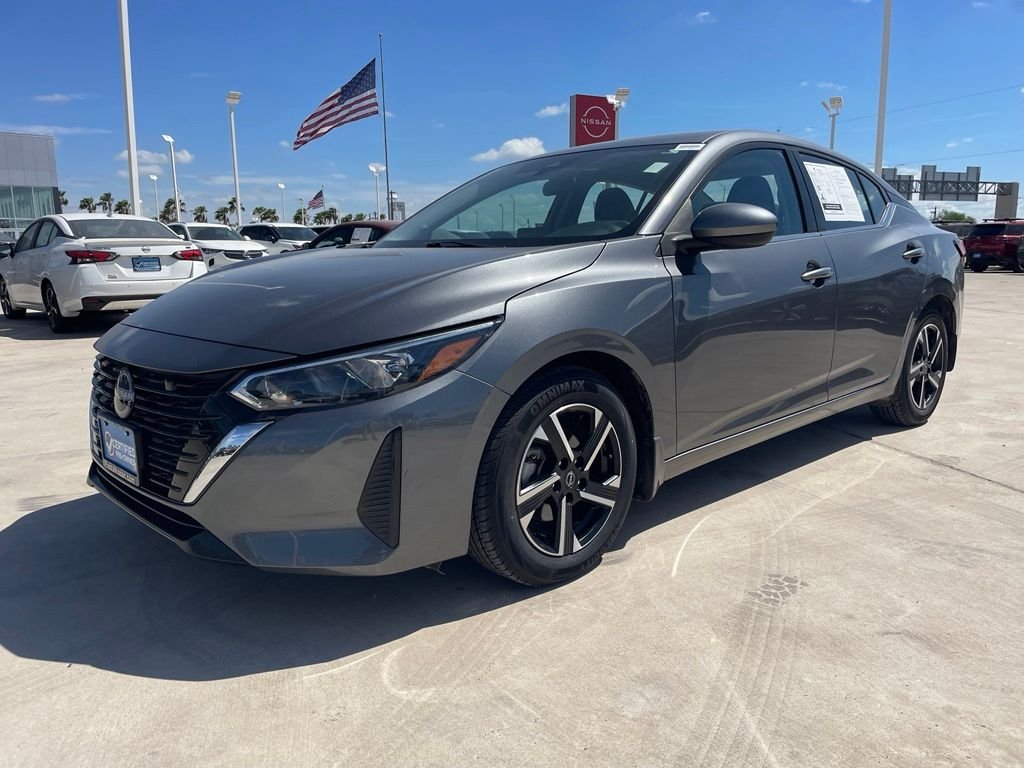 Used 2025 Gray Nissan SV image 3