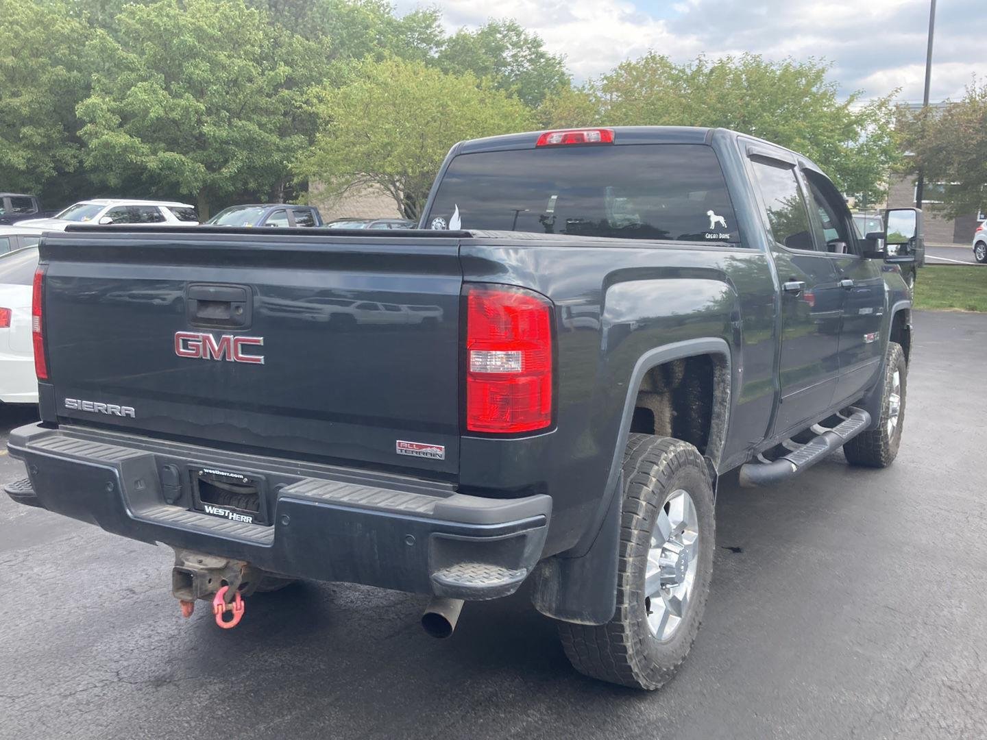 Used 2018 Dark Slate Metallic GMC SLT image 7