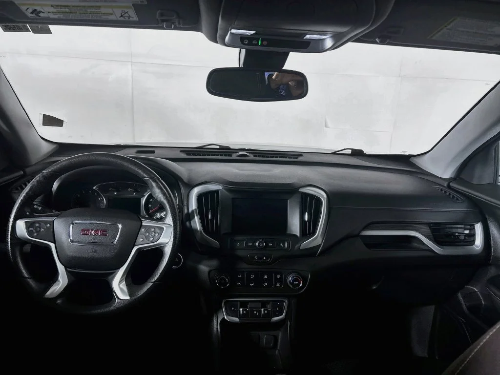 Used 2024 White GMC SLE image 12