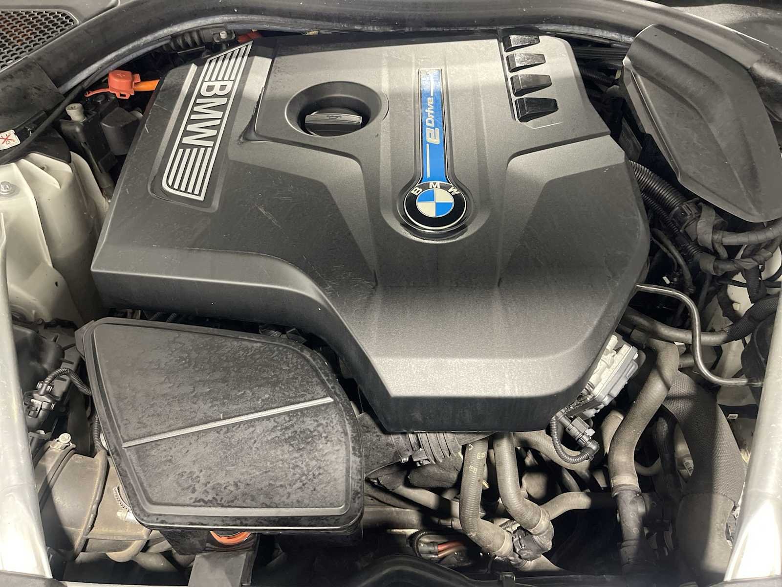 Used 2018 White BMW 530e xDrive iPerformance image 9