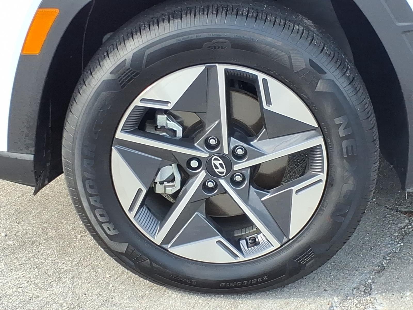 Used 2026 Creamy White Pearl Hyundai SEL Convenience image 4