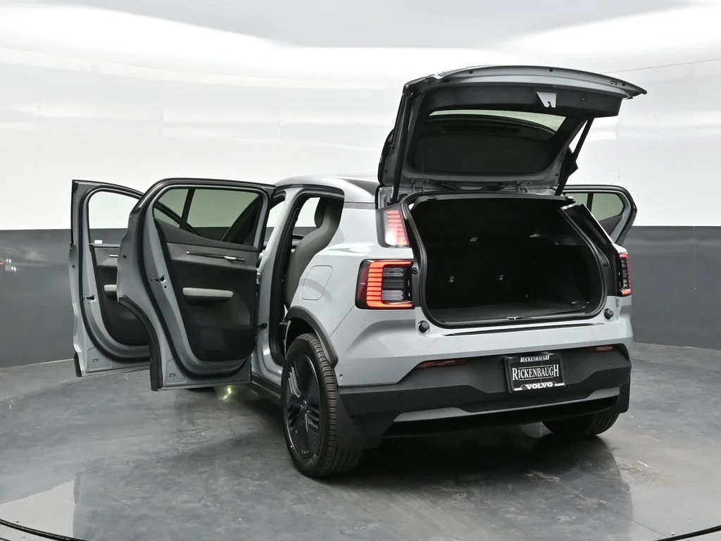 New 2026 Vapour Grey Volvo Twin Motor Cross Country Ultra image 44