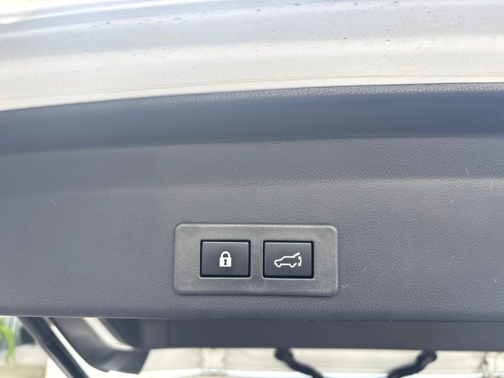 Used 2025 White Subaru Limited image 10