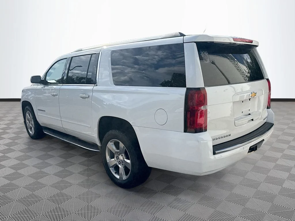 2020 Chevrolet Suburban Premier - Photo 6