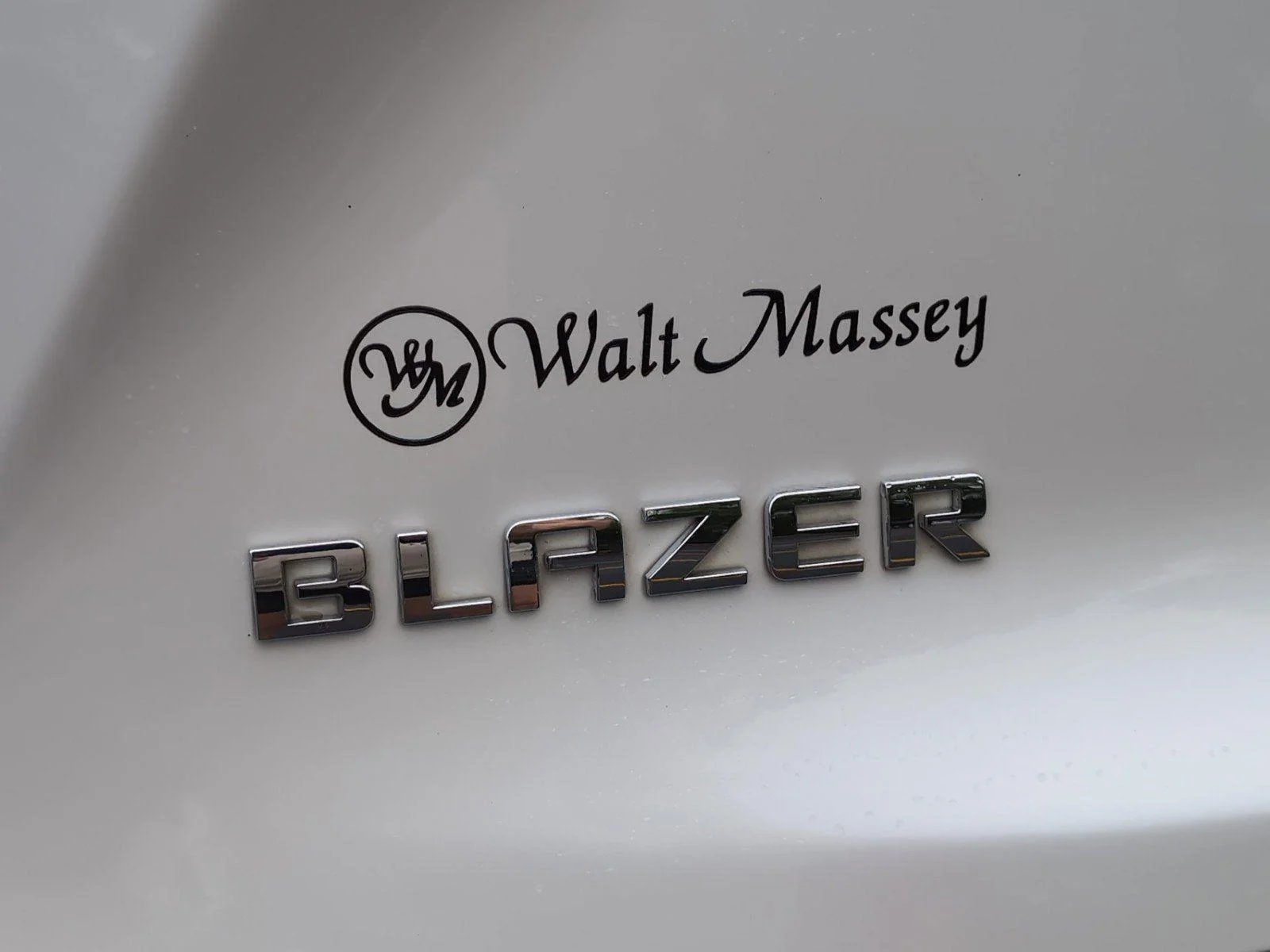 Used 2024 Iridescent Pearl Tricoat Chevrolet Premier image 35